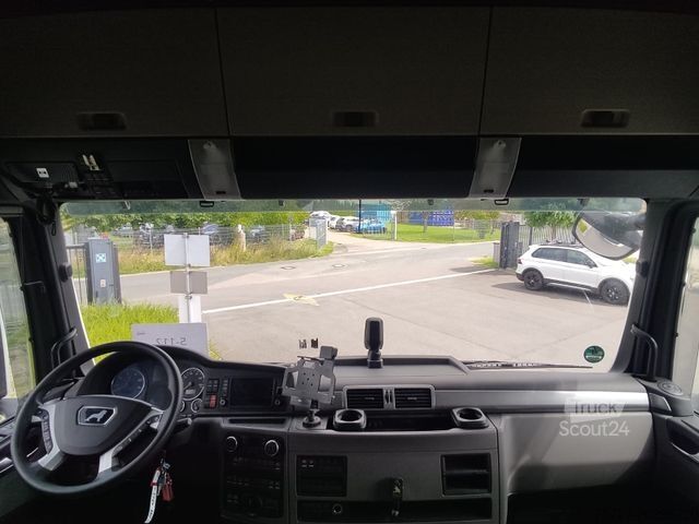Φορτηγό με επίπεδη καρότσα MAN TGX 26.510 6x2-4 Baustoff-Zug mit Fassi F235