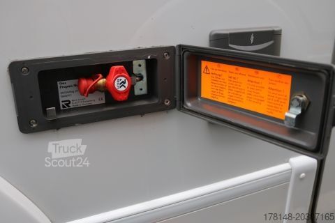 Teilintegriertes Wohnmobil Bürstner Limited T 727 G