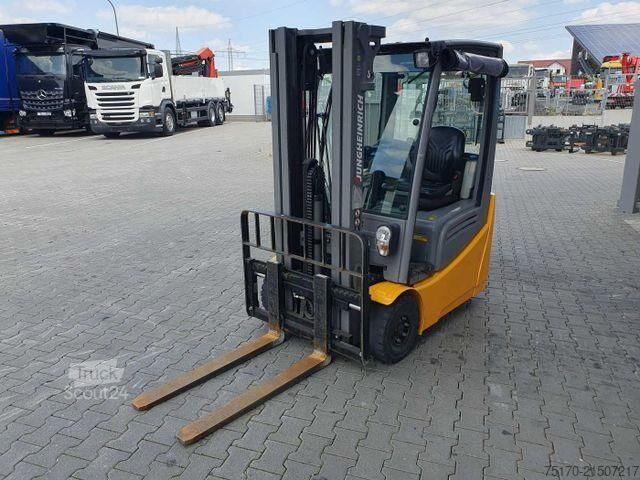 Gaffeltruck Jungheinrich EFG 215 / Triplex: 4.25m! / nur 3.439h! / 2022