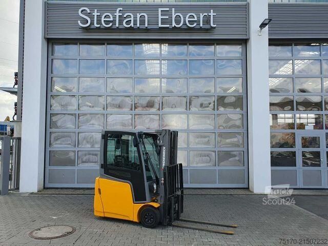 Gabelstapler Jungheinrich EFG 215 / Triplex: 4.25m! / SS / 2.472h! / 2020