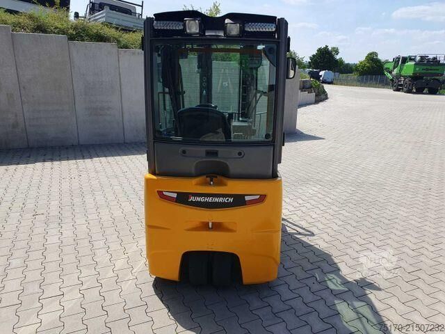 Gabelstapler Jungheinrich EFG 215 / Triplex: 4.25m! / SS / 2.472h! / 2020