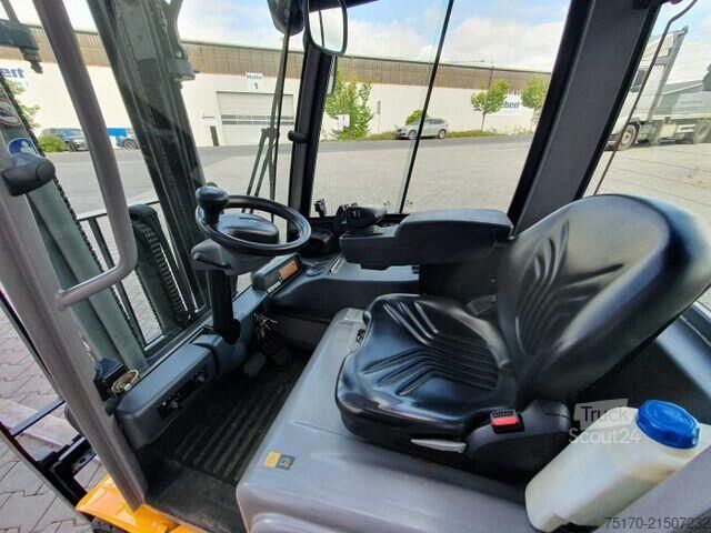 Gabelstapler Jungheinrich EFG 215 / Triplex: 4.25m! / SS / 2.472h! / 2020