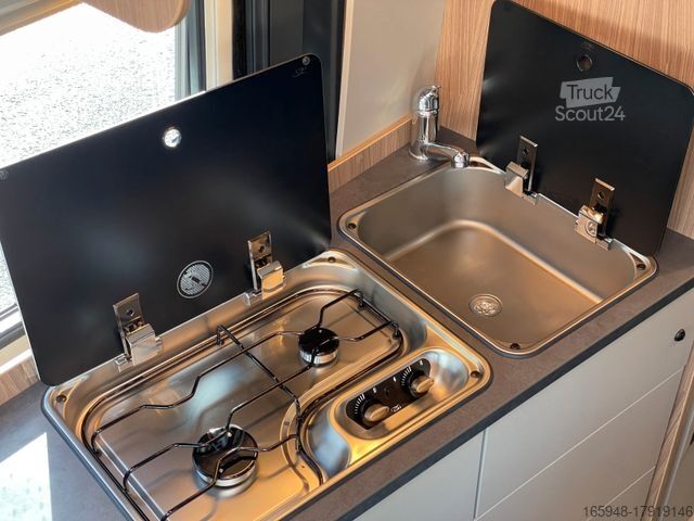 Pusiau integruotas kemperis SUNLIGHT T 58 *Raumwunder*Panorama Dachhaube*