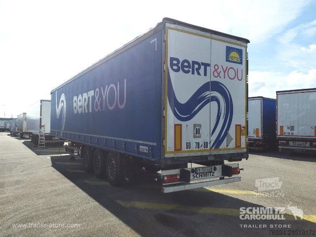 Semirimorchio con telone Schmitz Cargobull Semitrailer Curtainsider Standard