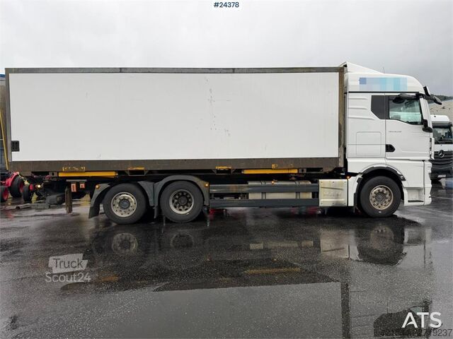 BDF sistema MAN TGX 26.510 6x2 container truck