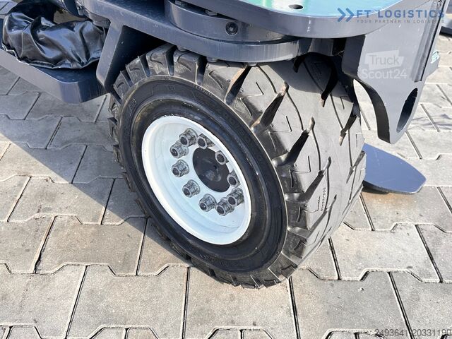 4-сторонний вилочный погрузчик Combilift C4000 / TRIPLEX / 4900MM / GAS