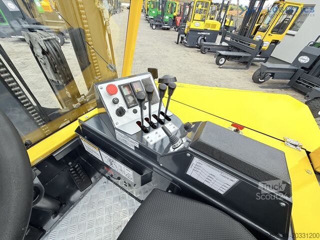 Keturių krypčių šakinis krautuvas Combilift CB4000 TRIPLEX 5200 FREE-LIFT POSITIONER