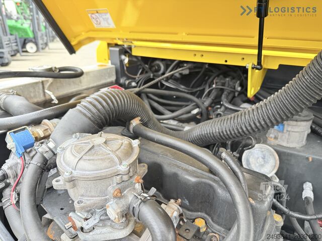 Keturių krypčių šakinis krautuvas Combilift CB4000 TRIPLEX 5200 FREE-LIFT POSITIONER