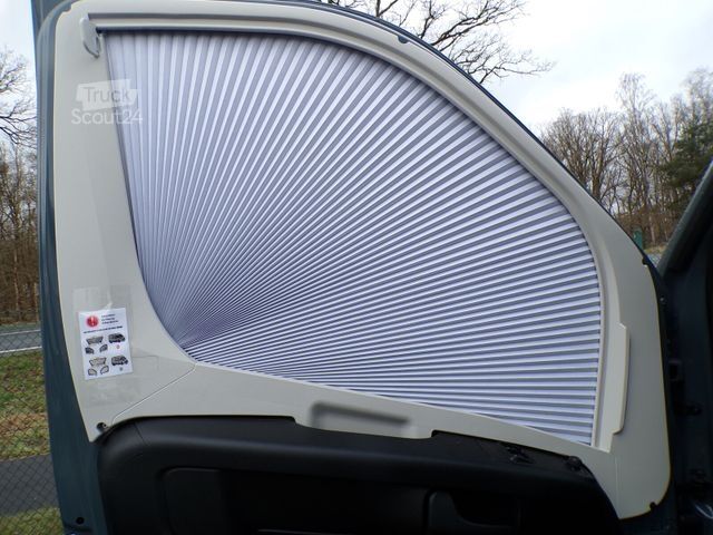 Polintegriran avtodom BÜRSTNER Lyseo Time Skyline 726 G Safety Paket, Hubbett