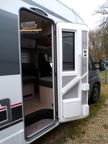 Polintegriran avtodom BÜRSTNER Lyseo Time Skyline 726 G Safety Paket, Hubbett