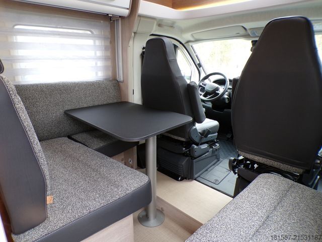 Polintegriran avtodom BÜRSTNER Lyseo Time Skyline 726 G Safety Paket, Hubbett