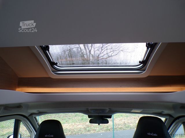 Polintegriran avtodom BÜRSTNER Lyseo Time Skyline 726 G Safety Paket, Hubbett