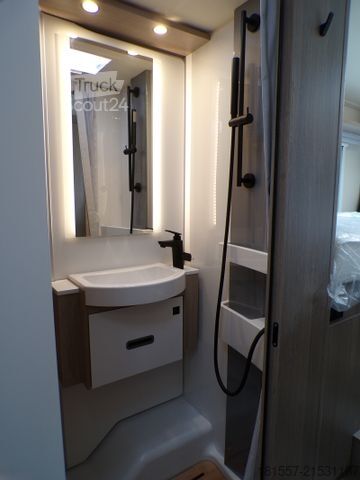 Polintegriran avtodom BÜRSTNER Lyseo Time Skyline 726 G Safety Paket, Hubbett