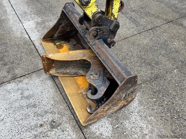 Mini-pelle Yanmar B25V snelwissel + 2 bakken