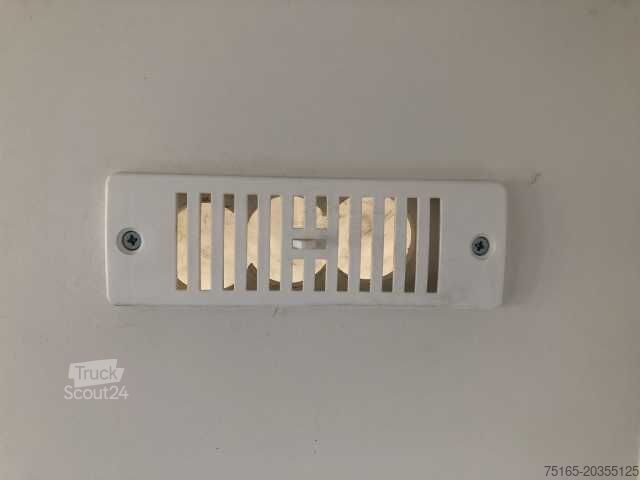 Koffer aanhanger Blyss F1336HD Rampe Tür Fenster Kofferanhänger