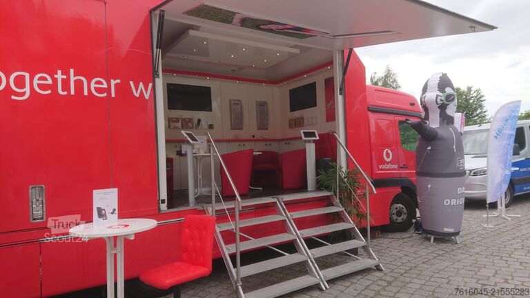 Infomobil PromoVAN PromoTRUCK PromoLKW Mercedes-Benz mobiler Messestand Messefahrzeug Showroo