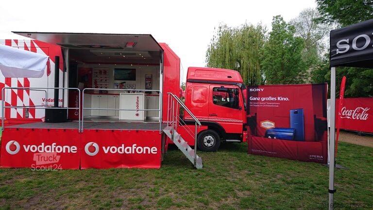 Infomobil PromoVAN PromoTRUCK PromoLKW Mercedes-Benz mobiler Messestand Messefahrzeug Showroo