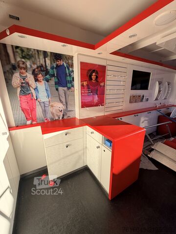Infomobil PromoVAN PromoTRUCK PromoLKW Mercedes-Benz mobiler Messestand Messefahrzeug Showroo