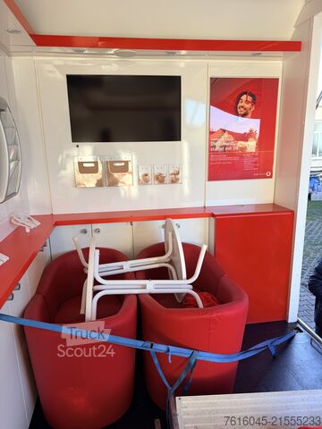 Infomobil PromoVAN PromoTRUCK PromoLKW Mercedes-Benz mobiler Messestand Messefahrzeug Showroo