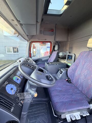 Infomobil PromoVAN PromoTRUCK PromoLKW Mercedes-Benz mobiler Messestand Messefahrzeug Showroo