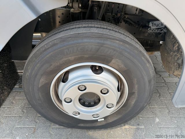 Trevägs tippbil MERCEDES-BENZ ATEGO 818 4x2 Euro 6 Kipper Kran FASSI F65B.0.22