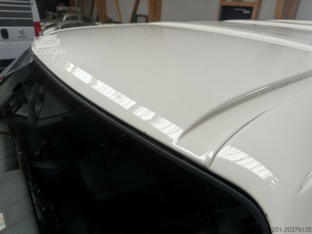 Minibus VOLKSWAGEN T4 Caravelle 2.5 TDI Syncro Sperre 1. Hand!