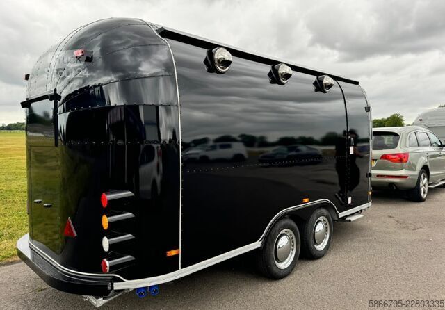 торговий причіп Airstream Food Truck Imbissanhänger Foodtruck