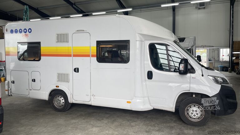 Częściowo zintegrowany kamper Fiat Ducato Carasuite 650 MF 5 | 5 Posti Letto | Semintegrato