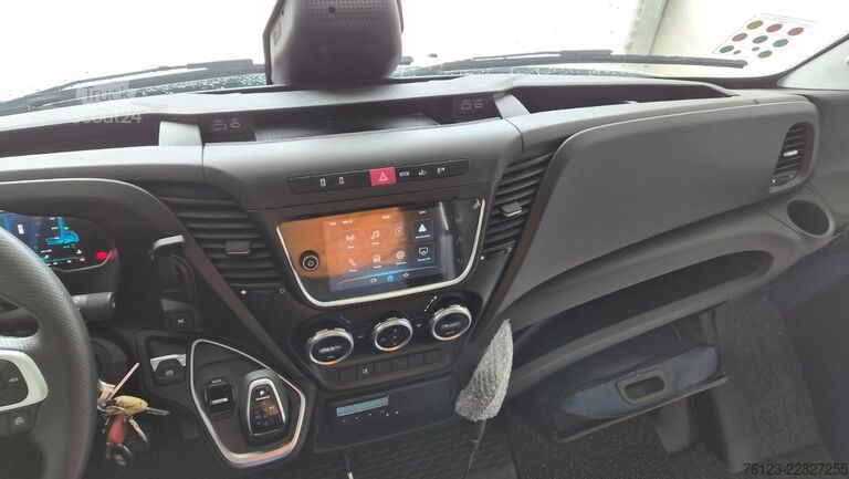 حافلة صغيرة IVECO 2x Daily 70 Lagerfahrzeug Ferqui Sunrise 2,5 m B