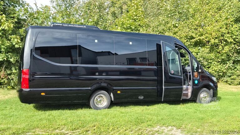Minibus MERCEDES-BENZ 519 Sunset S 4 Ferqui Lagerfahrzeug Stock
