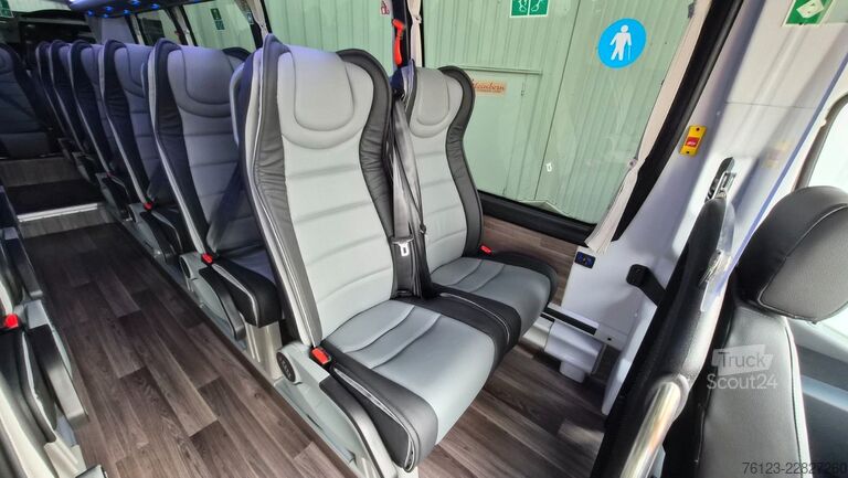 Minibus MERCEDES-BENZ 519 Sunset S 4 Ferqui Lagerfahrzeug Stock