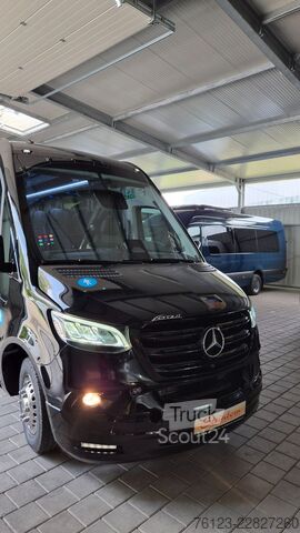Minibus MERCEDES-BENZ 519 Sunset S 4 Ferqui Lagerfahrzeug Stock