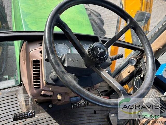 Traktor John Deere JOHN DEERE