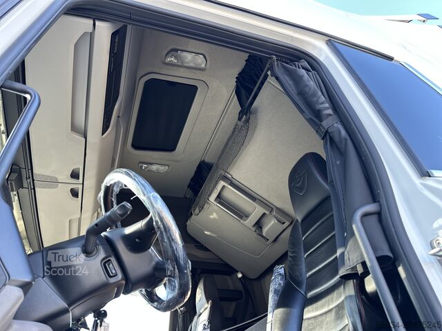 Trattore stradale standard SCANIA 660S