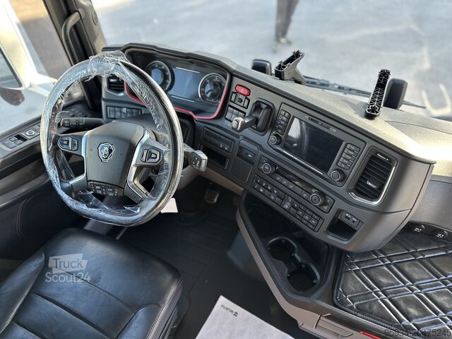 Trattore stradale standard SCANIA 660S