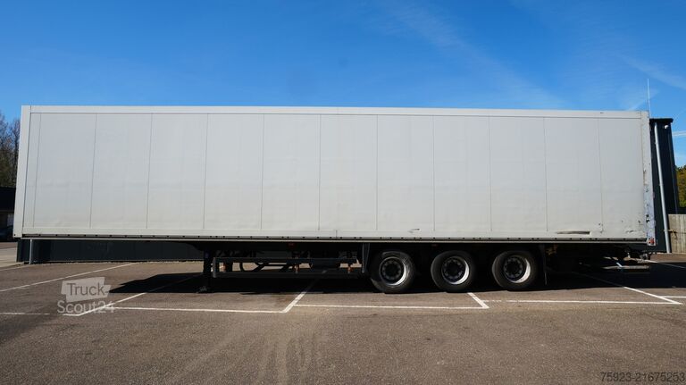 Valiză Schmitz 3 axle closed box trailer