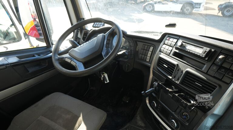 Estándar-SZM Iveco Stralis 460 6x2 584.000km