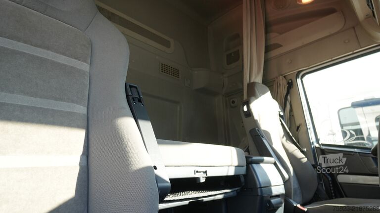 Estándar-SZM Iveco Stralis 460 6x2 584.000km