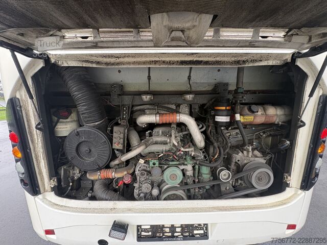 междуградски автобус Volvo 8900