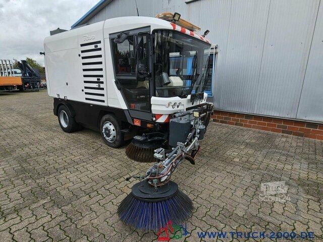 Подметальная машина Ravo Ravo 580 3 Besen HD- Reiniger mit Lanze 70 km/h