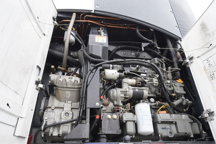 Refrižeratoru puspiekabe Krone refrigerated semi-trailer / 2000 MTH!