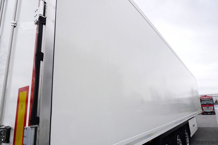 Refrižeratoru puspiekabe Krone refrigerated semi-trailer / 2000 MTH!