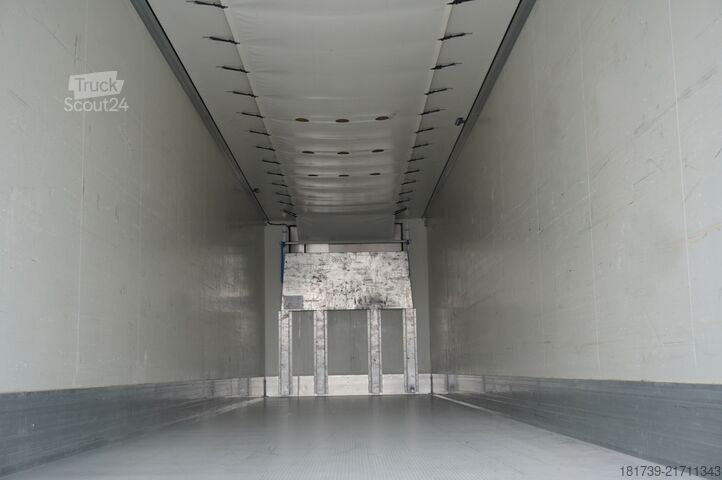 Refrižeratoru puspiekabe Krone refrigerated semi-trailer / 2000 MTH!