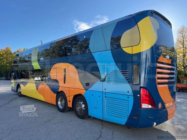 Двуетажен автобус Neoplan Skyliner