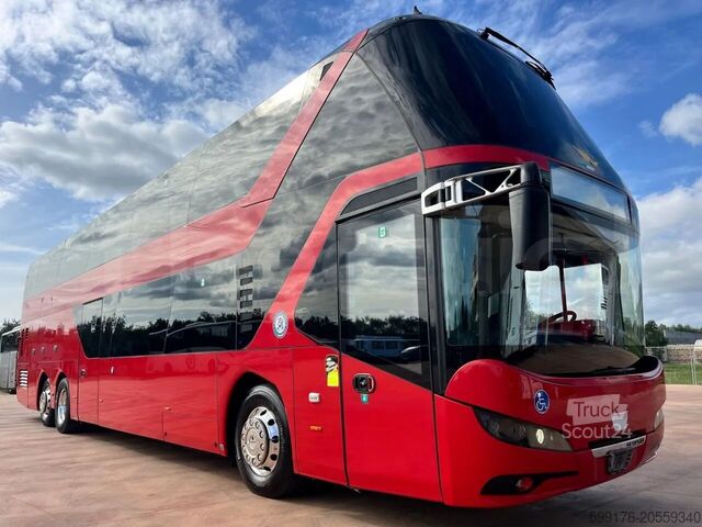 Tur aracı Neoplan Skyliner