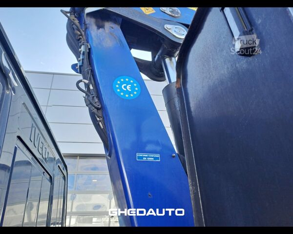 Tractora standard IVECO EUROCARGO 180E28 CON GRU PM E CASSONE FISSO