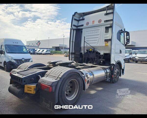 Standard dragbil IVECO TRATTORE STRADALE IVECO S-WAY 460 LNG  METANO