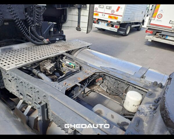 Standard dragbil IVECO TRATTORE STRADALE IVECO S-WAY 460 LNG  METANO