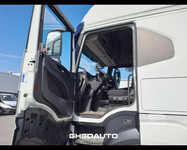 Standard dragbil IVECO TRATTORE STRADALE IVECO S-WAY 460 LNG  METANO