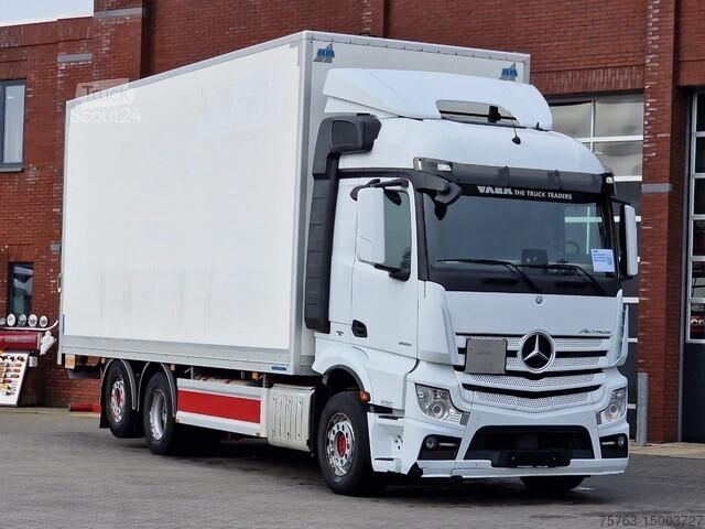 Mercedes-Benz Actros 2551 Streamspace 6x2 Box with side doors